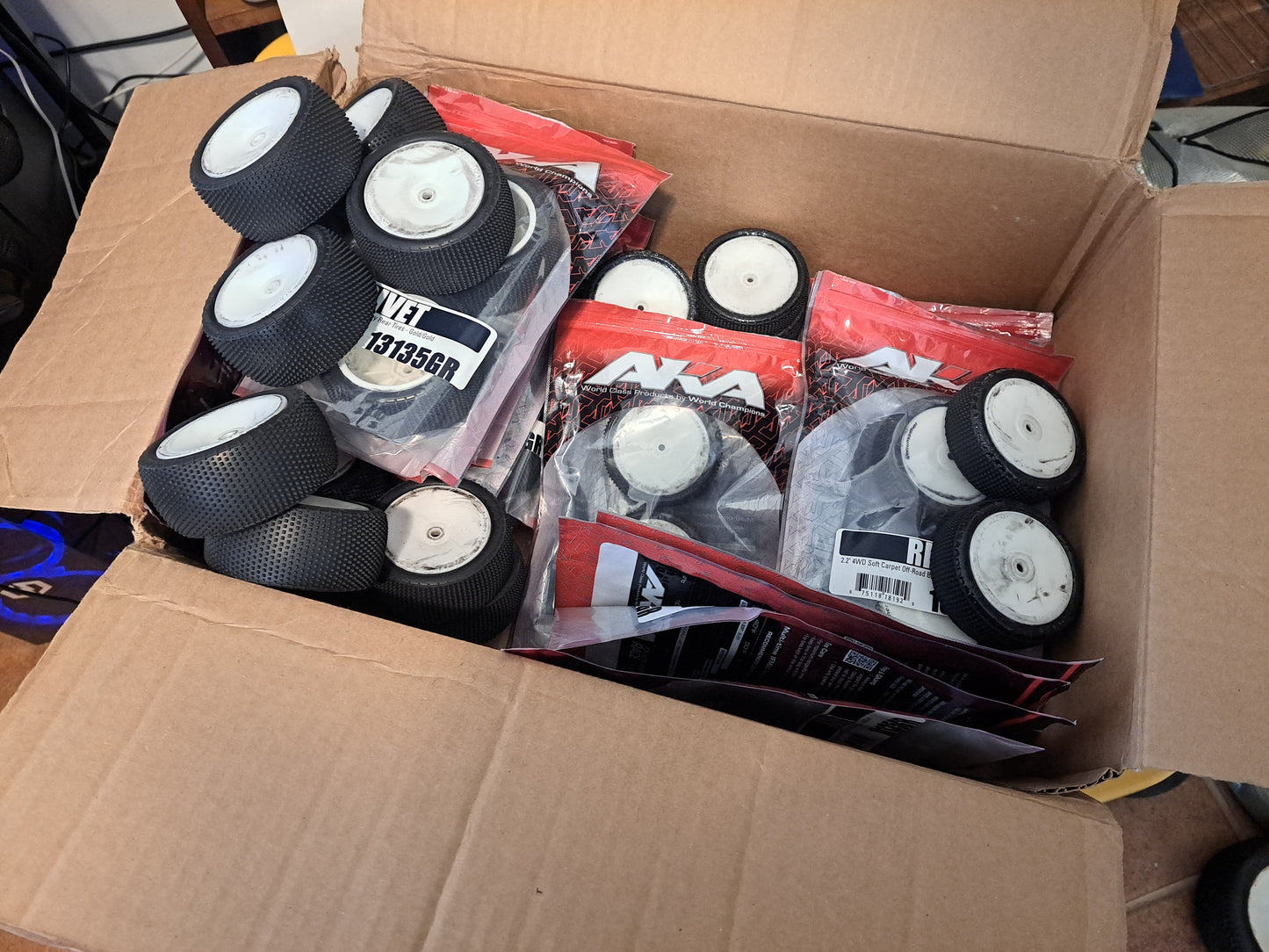 Carpet Tire Lot (25 pairs of AKA Rivets)