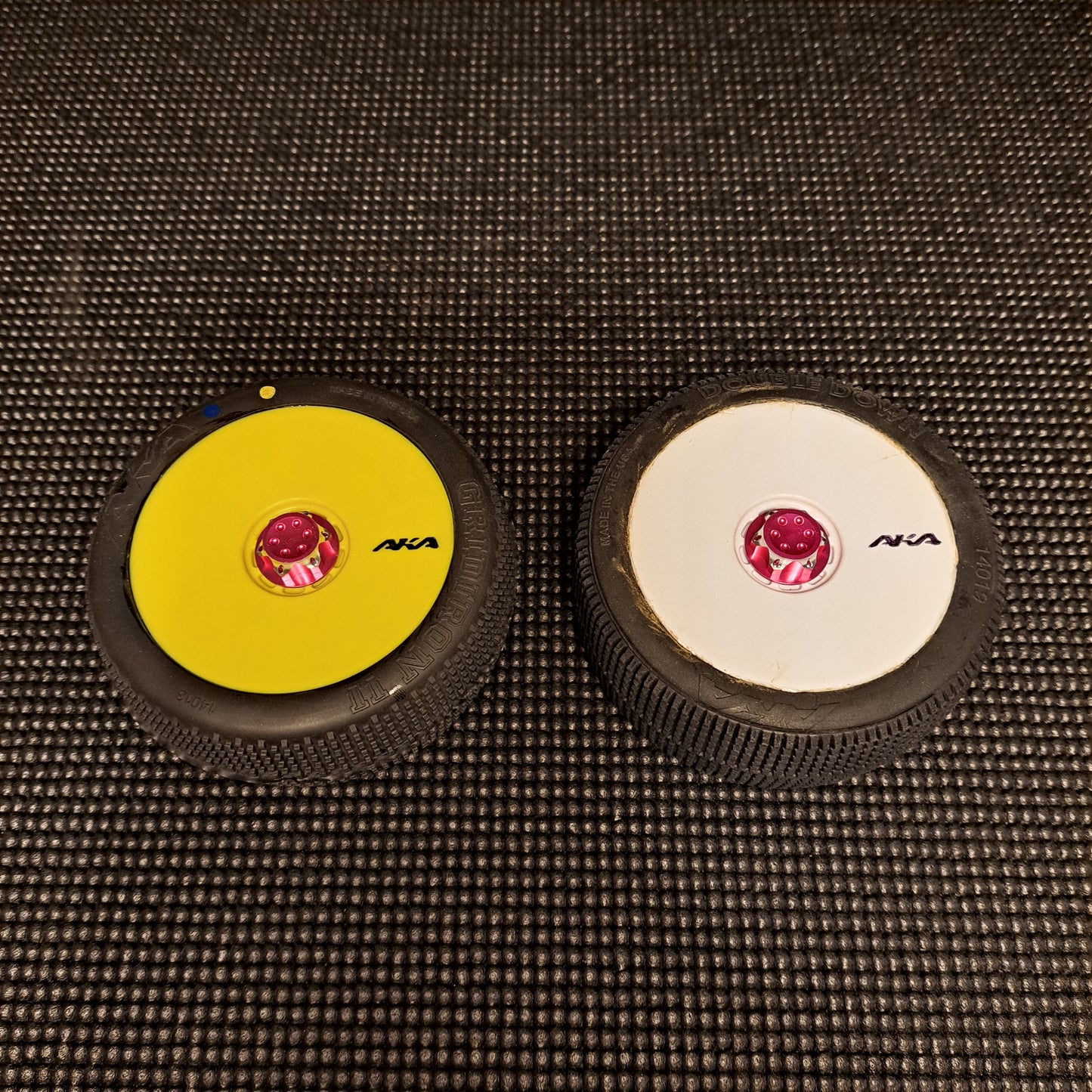 KDRC 8th Scale Capped Wheel Nuts (10 colors)